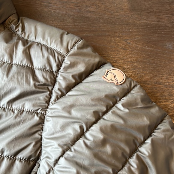 Like New Fjall Raven Coat - Picture 4 of 9